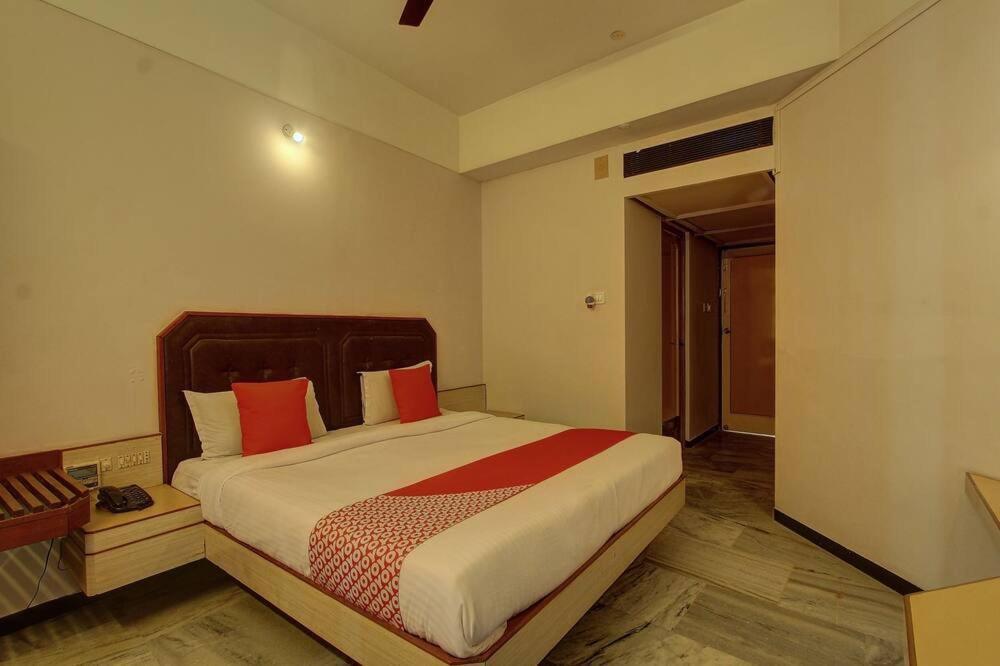 Hotel Padmam Мадурай Экстерьер фото